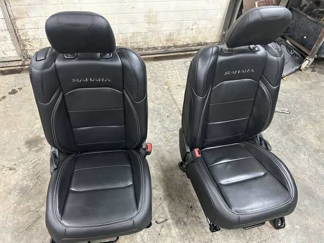 JEEP Wrangler JL-JK fotele przód 5 D