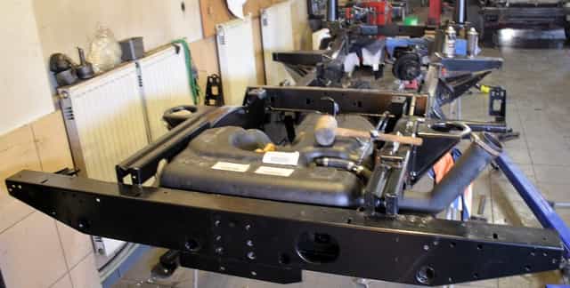 Rama Land Rover Defender 2,2 90 Puma 2013Rok