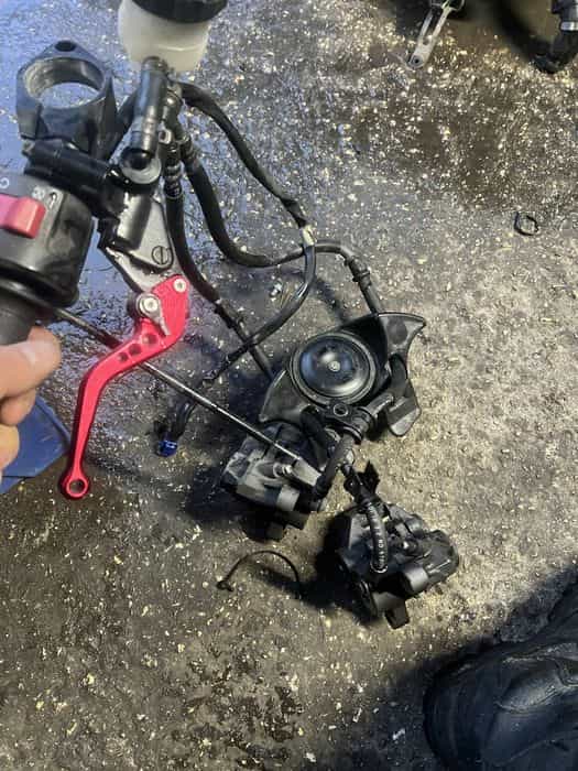 Yamaha r6 03-05 pompa hamulcowa zacisk zaciski