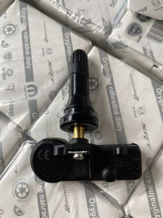 Czujnik czujniki cisnienia tpms jeep wrangler compass cherokee renegad