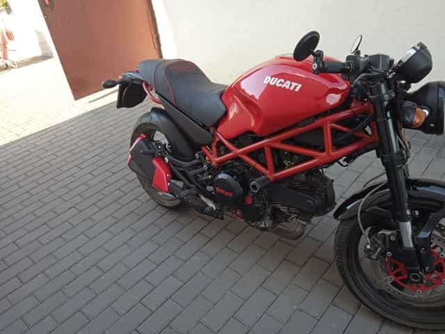 Ducati monster 695