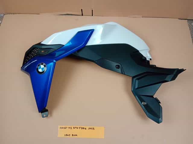 BMW F900R K83 Lewy Bok Boczek Pług Lewa Owiewka Wypełnienie 2023