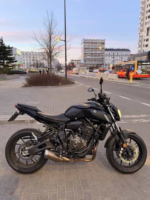 Yamaha mt-07 czarny mat