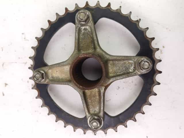 Piasta krzyżak Mocowanie zębatki zabierak yamaha raptor 250 yfm