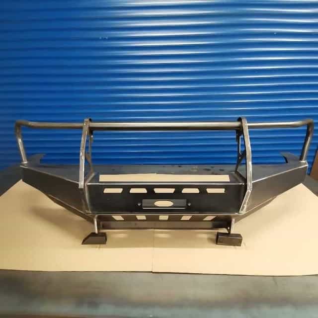 Zderzak stalowy Nissan Patrol Y61 - przód / przedni