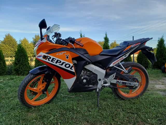 Honda CBR 2016r 125 REPSOL