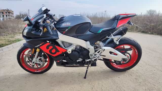 Aprilia RSV4 1000 WYMIANA