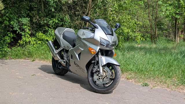 Motocykl Honda VFR800