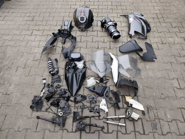 Kawasaki Ninja 650 Z650 Osłona  plastik owiewka set tłumik kolektor set zacisk ośka silnik po...