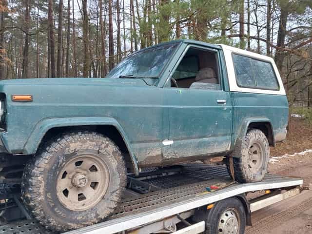 Nissan patrol k160 3.2d 3.3d na części rama ćwiartka podłużnica słupek