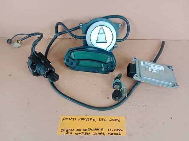 Ducati Monster 696 Zestaw do Odpalania Licznik Wlew Stacyjka Moduł 09