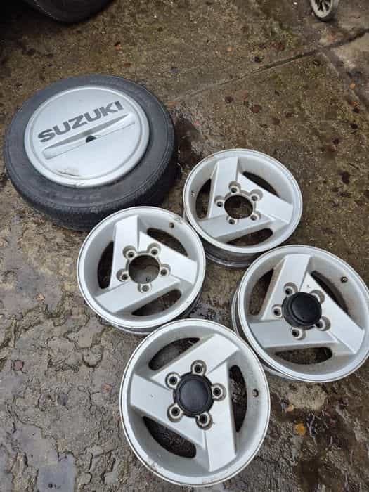 Felgi aluminiowe Suzuki Jimny 15 zapasówka alufelgi Vitara Niva