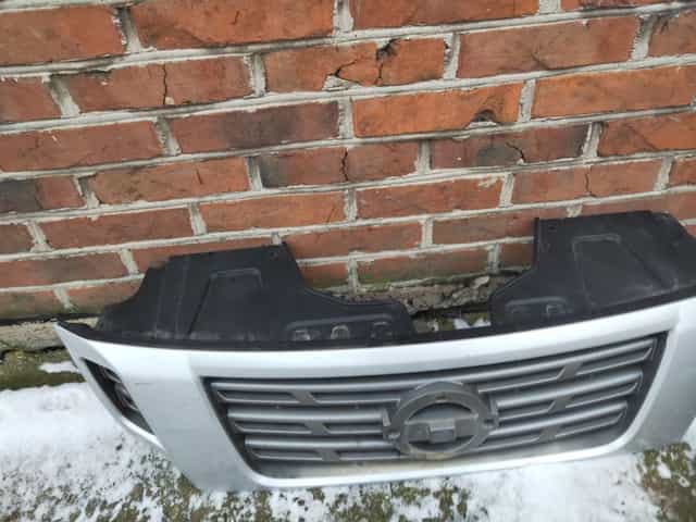 Grill atrapa Chłodnicy Nissan Navara D23 NP300 Oryginał Srebrna