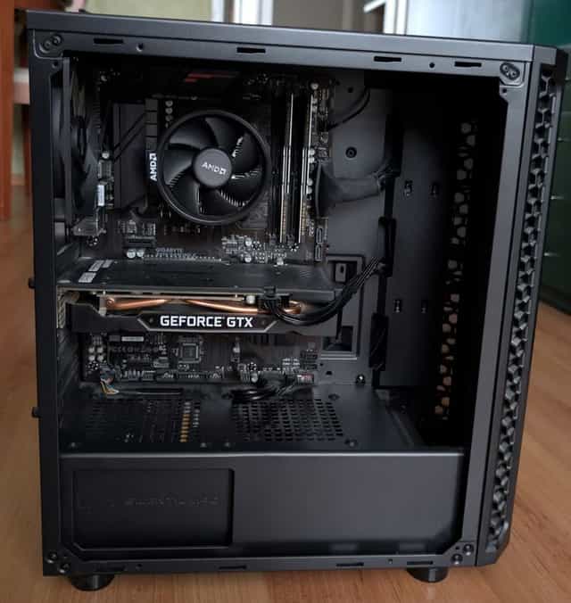 Komputer r5 3600 gtx 1660super