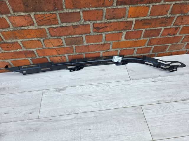 mocowanie błotnika lewe land rover defender l663 ii lr131596 l8b2-1651-aa