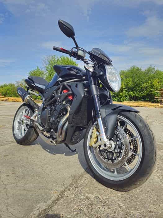 Mv Agusta Brutale 1090
Dobrze utrzymany.
Sprowadzony z Niemiec.
Więcej informacji udzielę na ...