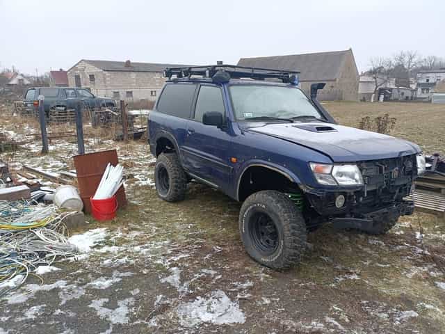 Bagażnik dachowy Nissan Patrol y61 3d