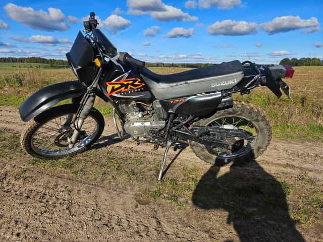 suzuki dr 125 SE