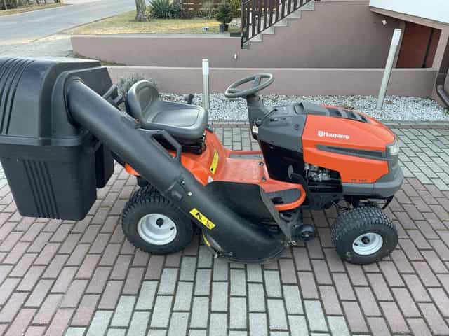 Traktorek kosiarka husqvarna TS 142.