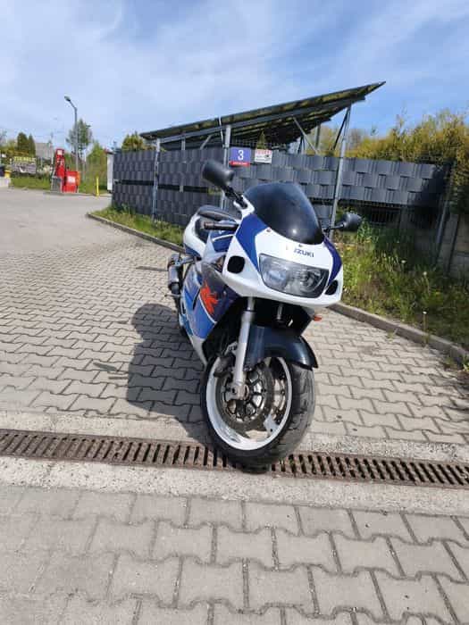 Suzuki GSX-R SRAD 600 sprawny jeżdzący/ sportowy /ścigacz