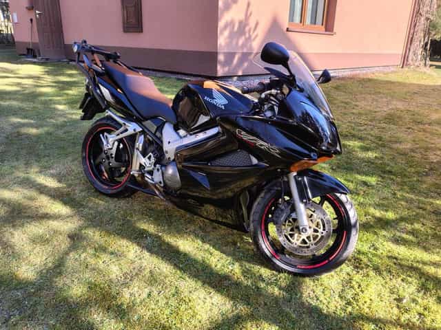 Honda VFR800 VTEC czarna piękna V4 pierwszy właściciel GIVI IDEALNY