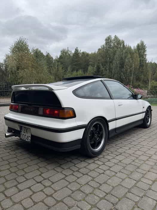 Honda CRX po modyfikacjach czarne wnetrze nowa cena