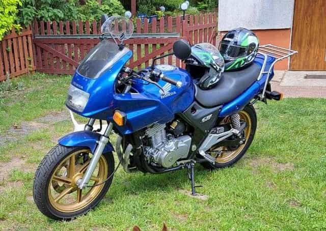 Sprzedam motocykl Honda CB500 S z dwoma kaskami