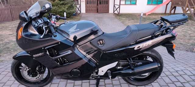 Jak nowa Honda CBR 1000 f