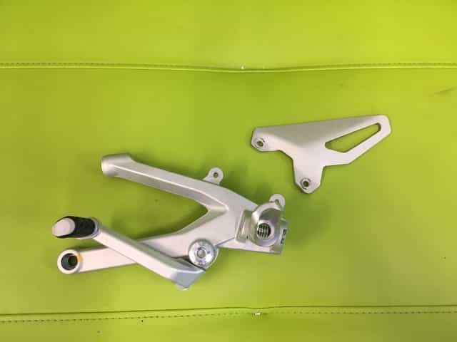 Set lewy podnóżek Ducati Panigale V4 V4S