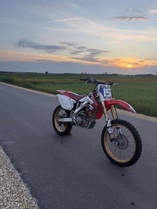 Honda crf 250r.
