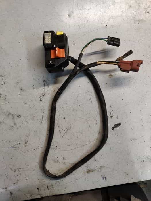 Włącznik przełącznik honda trx 250