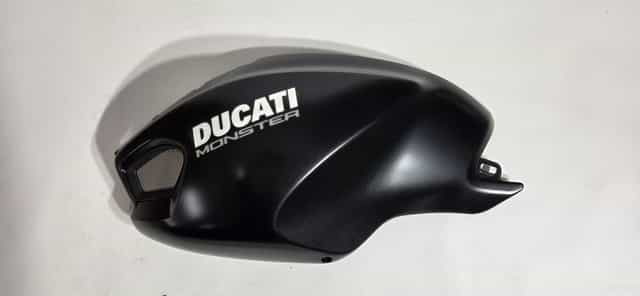 Ducati Monster 696 796 osłona baku owiewka pokrywa NOWA oem
