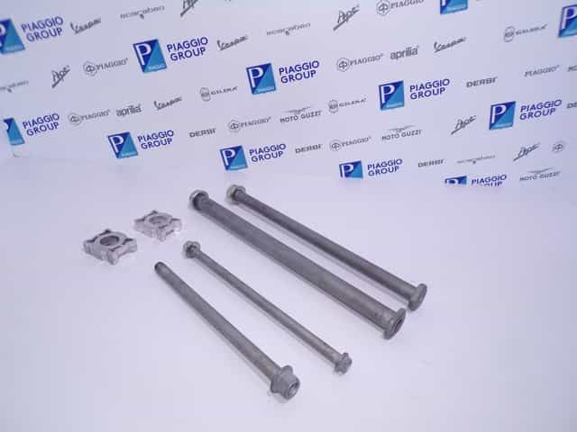 Szpilki śruby mocowanie silnika koła tył Oś APRILIA RS660 Tuono 660