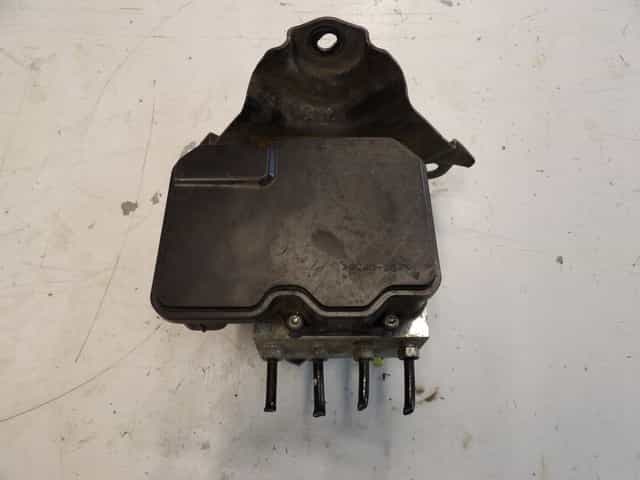 pompa abs 89541-71470 toyota hilux 2015-