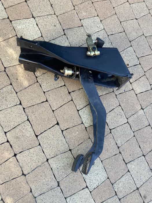 Suzuki samurai sj 410 pedal sprzegła pedały