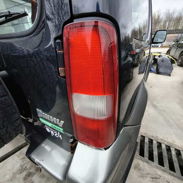 Suzuki Jimny Lampy Tylnie Lewa Prawa