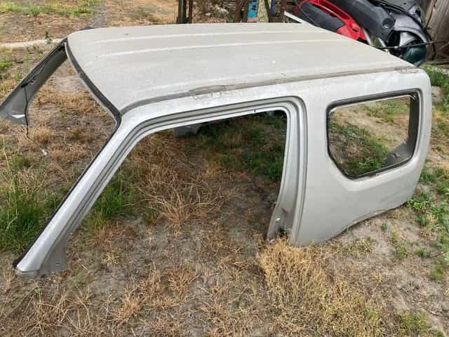 SUZUKI JIMNY 98-12 dach ze słupkami