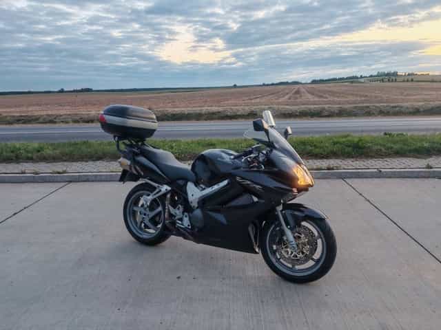 Na sprzedaż Honda VFR 800