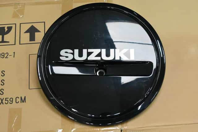 Suzuki Jimny IV 2019- pokrywa koła zapasowego 72821  -65D80