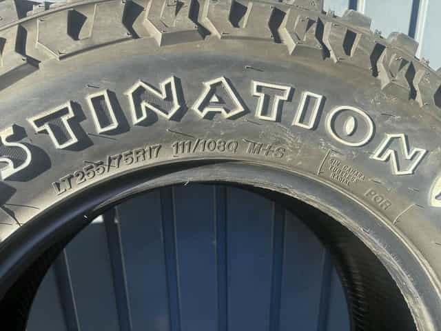 OPONY JEEP WRANGLER LT 255/75 R 17 kostka M+S