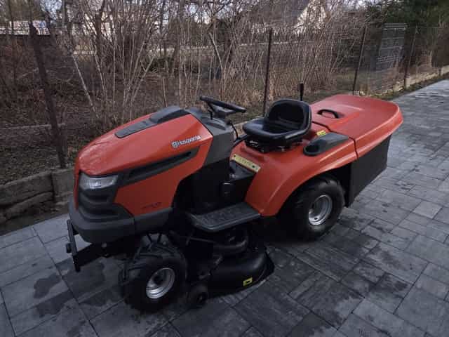 Traktorek kosiarka Husqvarna