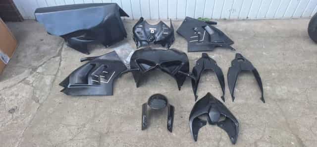 Ducati Panigale V4 laminaty. Tor . Torowe