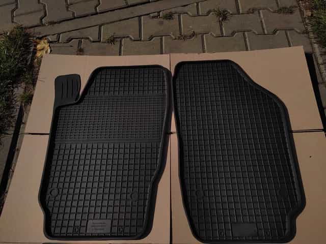 TOYOTA HILUX VI NOWE Dywaniki PRZÓD gumowe dopasowane korytka