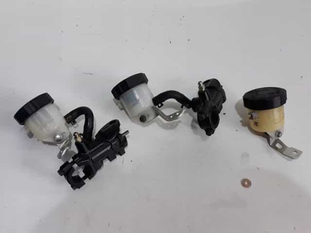 suzuki gsxr 1000 k7 k8 pompa hamulca zbiorniczek