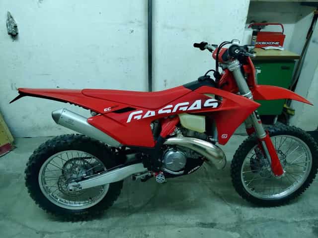 GasGas EC 300 2024 TBI, 21mth, stan salonowy!