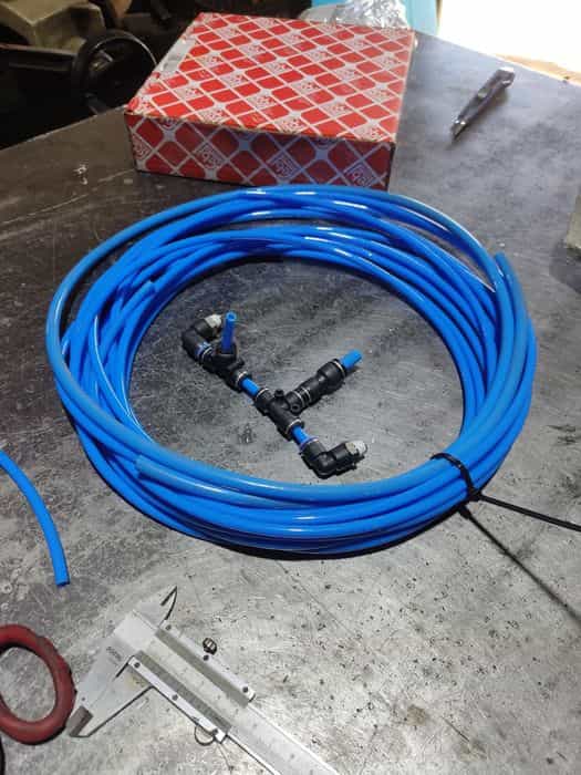 Zestaw odpowietrzenie mostów Nissan patrol gr Y60 Y61 gu4