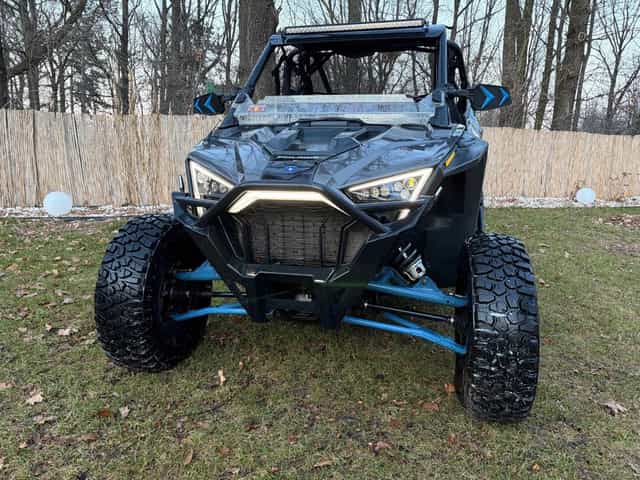 POLARIS RZR PRO XP ULTIMATE 2021 mały przebieg