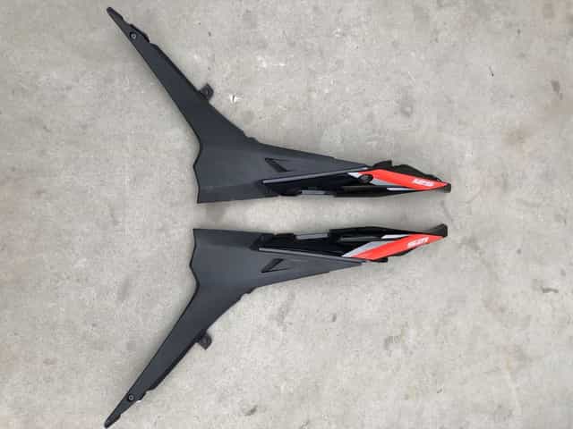 Ogon owiewki aprilia 125 tuono zadupek