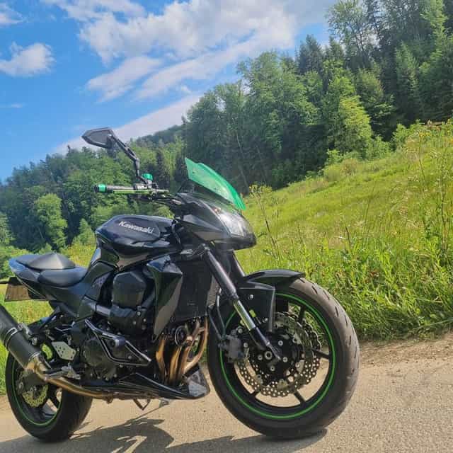 Kawasaki Z750 super stan.