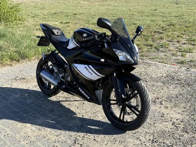 YAMAHA YZF-R125 / Świetny Stan! / Bardzo Zadbana! / Doinwestowana! / Świeżo po serwisie! / kat.B